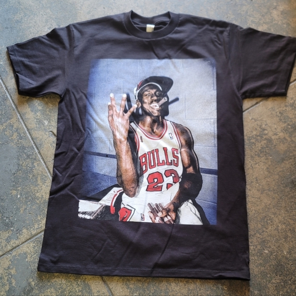 Graphic Bulls Jersey Tee in Black and White